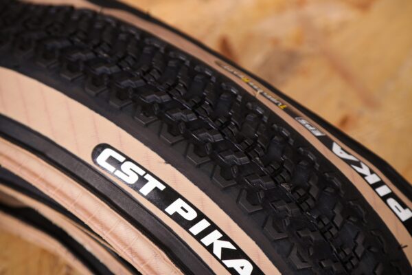 Pneu gravel CST Pika 700 x 38C à double composé – Image 2